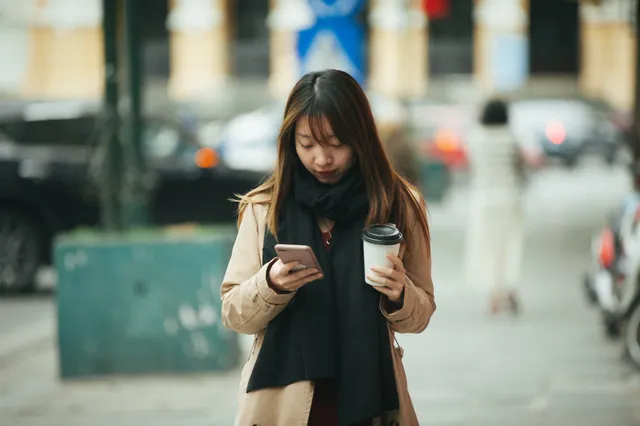 Muôn kiểu chống rét của người Hà Nội trong đợt rét đậm nhất đầu mùa - Ảnh 11. Muôn kiểu chống rét của người Hà Nội trong đợt rét đậm nhất đầu mùa - Ảnh 11.