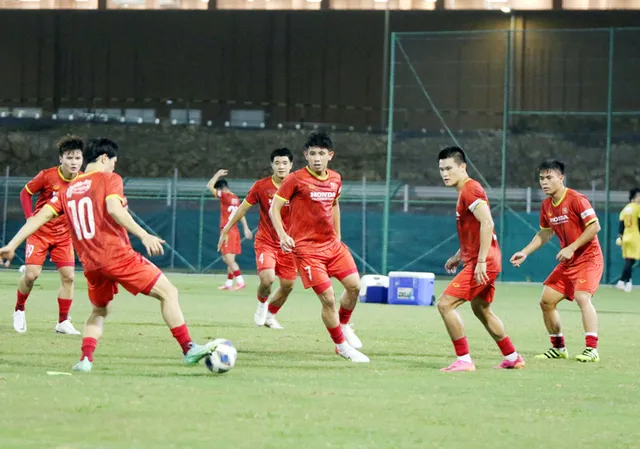 ĐT Việt Nam tập buổi đầu tiên tại Muscat, đạt trạng thái tinh thần tốt - Ảnh 3. ĐT Việt Nam tập buổi đầu tiên tại Muscat, đạt trạng thái tinh thần tốt - Ảnh 3.