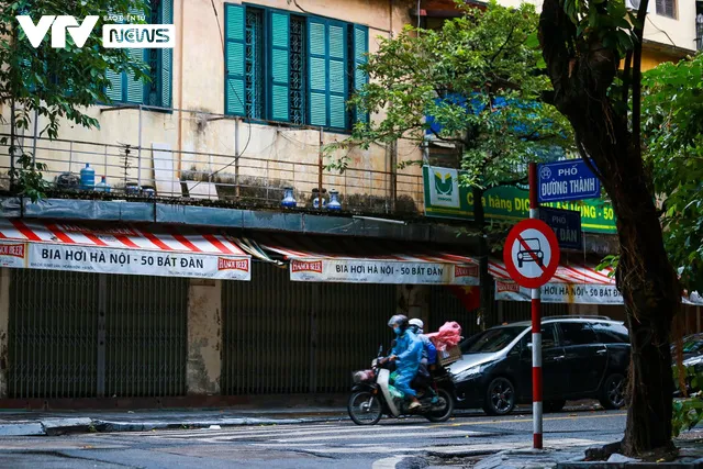 Người Hà Nội hồ hởi trở lại với thói quen cũ - Ảnh 4. Người Hà Nội hồ hởi trở lại với thói quen cũ - Ảnh 4.