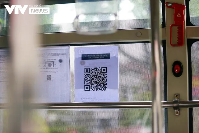 Xe bus Hà Nội háo hức lăn bánh sau nhiều tháng ngủ đông - Ảnh 6. Xe bus Hà Nội háo hức lăn bánh sau nhiều tháng ngủ đông - Ảnh 6.