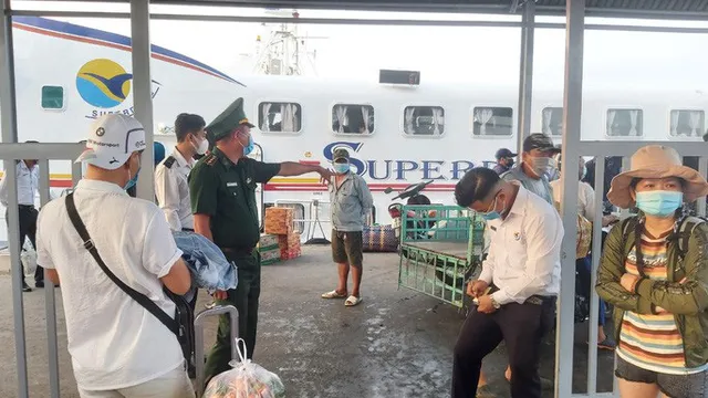 Nhiều tỉnh thành điều chỉnh việc xét nghiệm, cách ly đối với người về từ vùng xanh, vùng đỏ - Ảnh 5. Nhiều tỉnh thành điều chỉnh việc xét nghiệm, cách ly đối với người về từ vùng xanh, vùng đỏ - Ảnh 5.