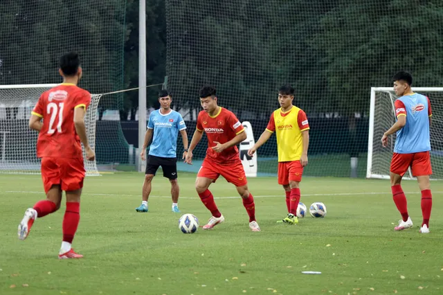 ĐT U23 Việt Nam rèn lối chơi chuẩn bị cho cuộc “tổng duyệt” trước U23 Kyrgyzstan - Ảnh 4. ĐT U23 Việt Nam rèn lối chơi chuẩn bị cho cuộc “tổng duyệt” trước U23 Kyrgyzstan - Ảnh 4.