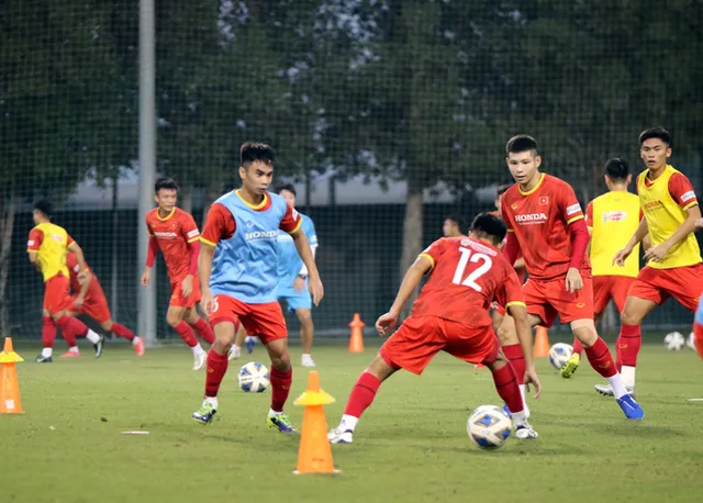 ĐT U23 Việt Nam rèn lối chơi chuẩn bị cho cuộc “tổng duyệt” trước U23 Kyrgyzstan - Ảnh 6. ĐT U23 Việt Nam rèn lối chơi chuẩn bị cho cuộc “tổng duyệt” trước U23 Kyrgyzstan - Ảnh 6.