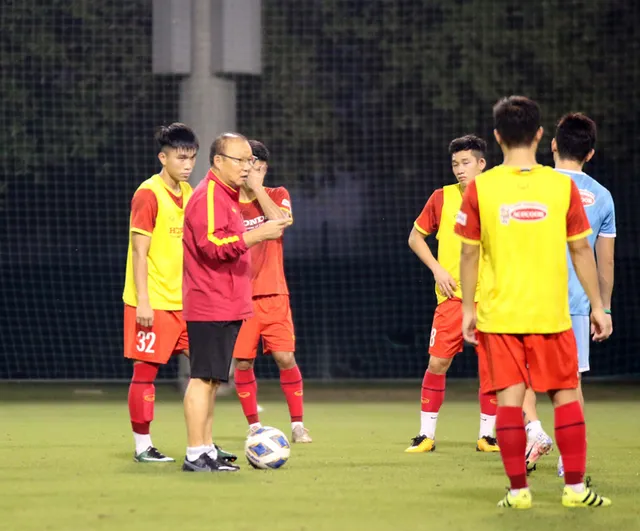 ĐT U23 Việt Nam rèn lối chơi chuẩn bị cho cuộc “tổng duyệt” trước U23 Kyrgyzstan - Ảnh 7. ĐT U23 Việt Nam rèn lối chơi chuẩn bị cho cuộc “tổng duyệt” trước U23 Kyrgyzstan - Ảnh 7.
