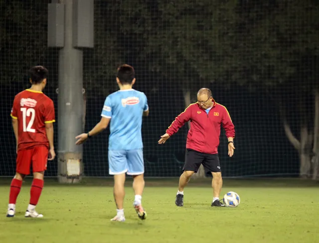 ĐT U23 Việt Nam rèn lối chơi chuẩn bị cho cuộc “tổng duyệt” trước U23 Kyrgyzstan - Ảnh 8. ĐT U23 Việt Nam rèn lối chơi chuẩn bị cho cuộc “tổng duyệt” trước U23 Kyrgyzstan - Ảnh 8.