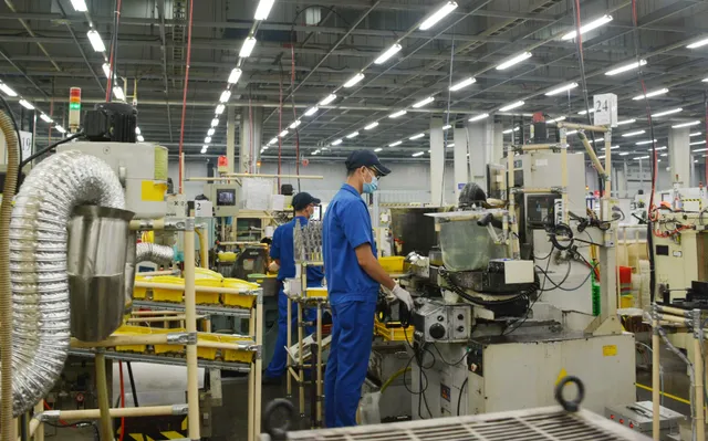 Doanh nghiệp TP Hồ Chí Minh tăng tốc sản xuất trở lại - Ảnh 1.