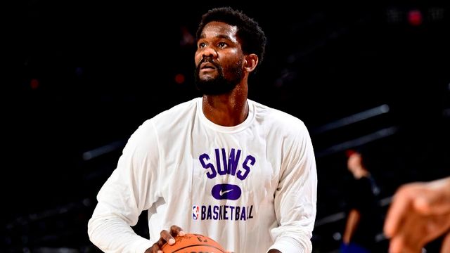 Phoenix Suns đứng trước khả năng chia tay DeAndre Ayton - Ảnh 1.