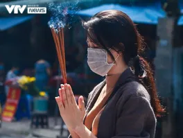 Giới trẻ Hà Nội tới chùa Hà vái vọng cầu duyên ngày 20/10 - Ảnh 4. Giới trẻ Hà Nội tới chùa Hà vái vọng cầu duyên ngày 20/10 - Ảnh 4.