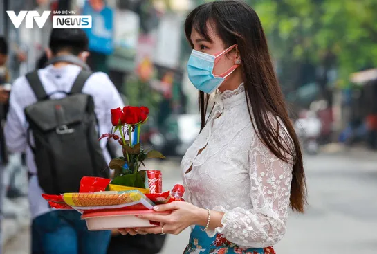 Giới trẻ Hà Nội tới chùa Hà vái vọng cầu duyên ngày 20/10 - Ảnh 9. Giới trẻ Hà Nội tới chùa Hà vái vọng cầu duyên ngày 20/10 - Ảnh 9.