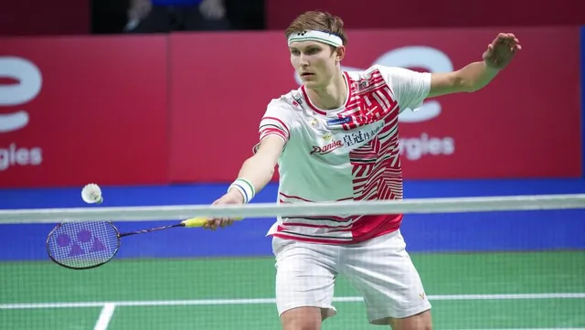 Viktor Axelsen gặp Kento Momota ở chung kết Giải cầu lông Đan Mạch mở rộng - Ảnh 2.