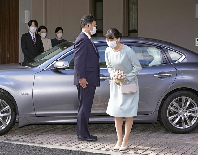 Công chúa Nhật Bản kết hôn với thường dân sau nhiều năm trì hoãn - Ảnh 1.