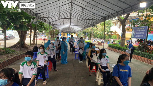 TP Hồ Chí Minh bắt đầu tiêm vaccine COVID-19 cho trẻ em - Ảnh 1.