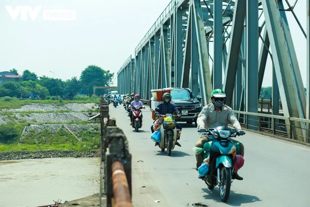 Hiện trạng xuống cấp trầm trọng của cầu Đuống - Ảnh 12. Hiện trạng xuống cấp trầm trọng của cầu Đuống - Ảnh 12.