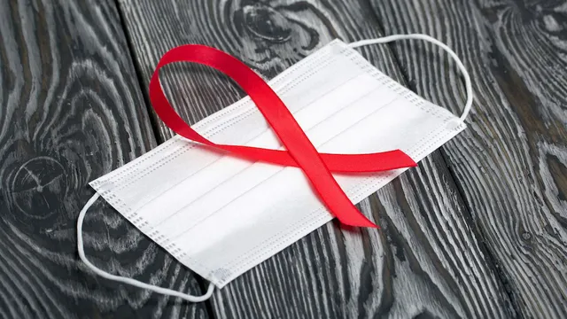 HIV phủ bóng đen ở Đông Âu trong đại dịch COVID-19 - Ảnh 1.