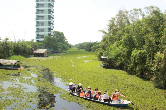 Du lịch “chuyển mình”, chủ động thích ứng trong tình hình mới - Ảnh 1.