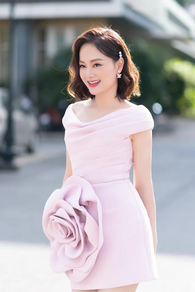 Lan Phương: Tôi có mẹ chồng khác xa trên phim - Ảnh 5. Lan Phương: Tôi có mẹ chồng khác xa trên phim - Ảnh 5.