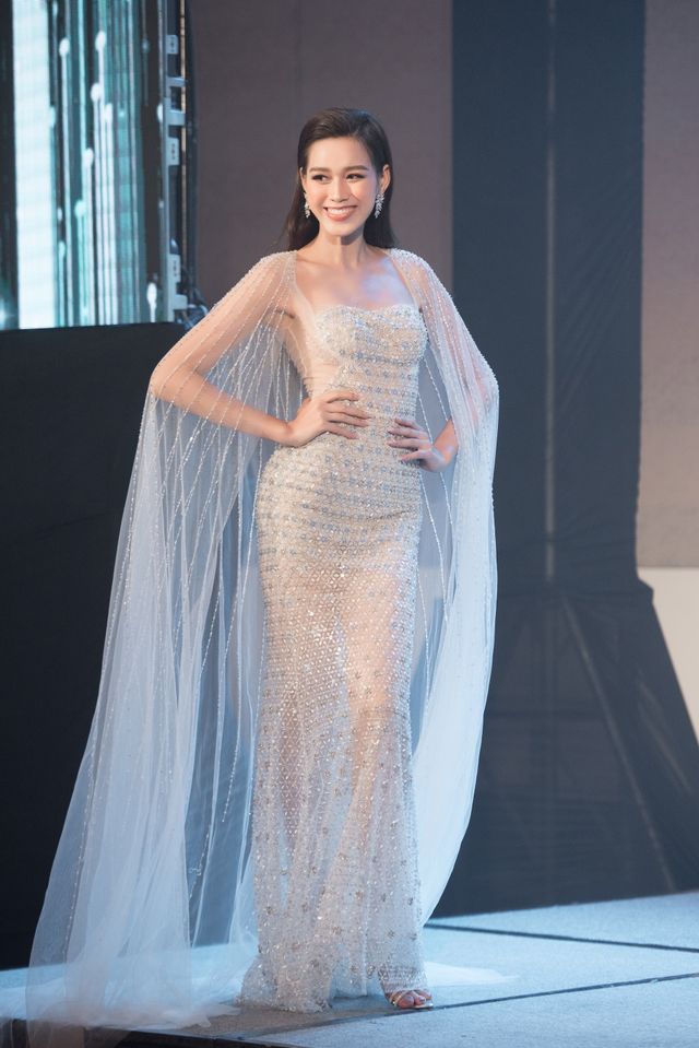 Đỗ Hà nhận sash, khoe loạt trang phục dự thi Miss World 2021 - Ảnh 5.