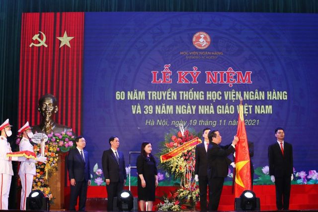 60 năm một chặng đường, Học viện Ngân hàng kế thừa truyền thống – vươn tới tương lai - Ảnh 3.