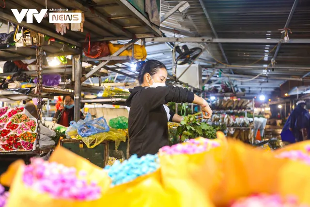 Chợ Hoa Quảng Bá trầm vắng trong ngày 20/11 - Ảnh 2. Chợ Hoa Quảng Bá trầm vắng trong ngày 20/11 - Ảnh 2.