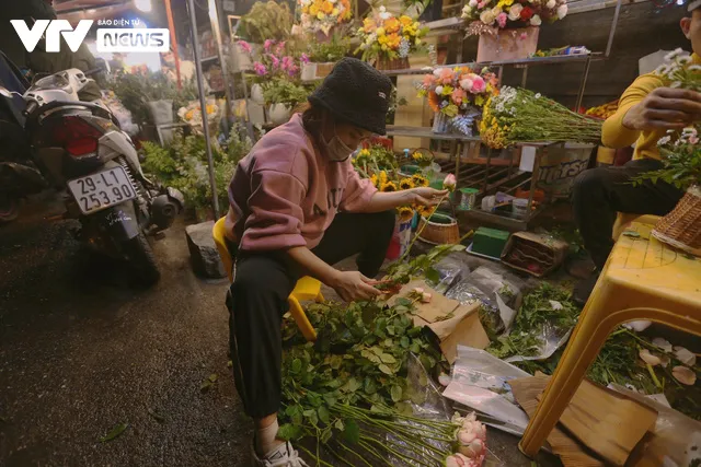 Chợ Hoa Quảng Bá trầm vắng trong ngày 20/11 - Ảnh 7. Chợ Hoa Quảng Bá trầm vắng trong ngày 20/11 - Ảnh 7.