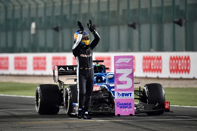 Fernando Alonso hài lòng sau GP Qatar - Ảnh 1.