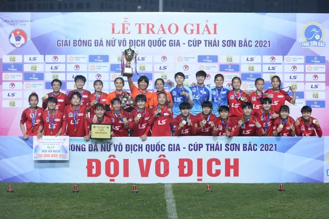 [Chùm ảnh] Lễ trao Giải bóng đá Nữ VĐQG – Cúp Thái Sơn Bắc 2021 - Ảnh 9.