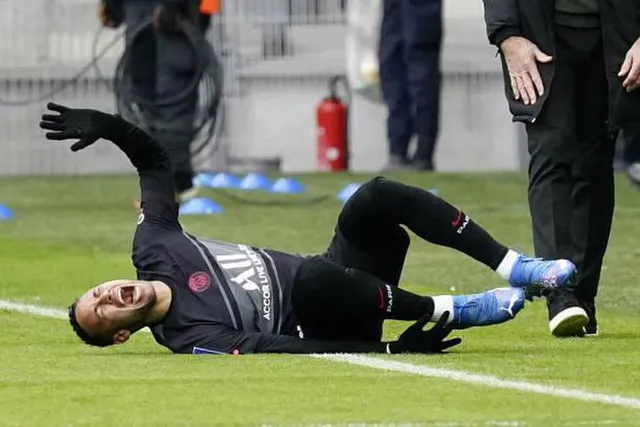 Neymar gặp chấn thương nặng - Ảnh 2.