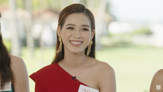 Đỗ Thị Hà tự tin đối đáp cùng đương kim Miss World 2019 - Ảnh 1.