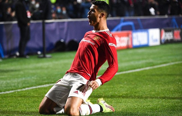 Lập cú đúp vào lưới Atalanta, Ronaldo chính thức vượt mặt Solskjaer - Ảnh 2.