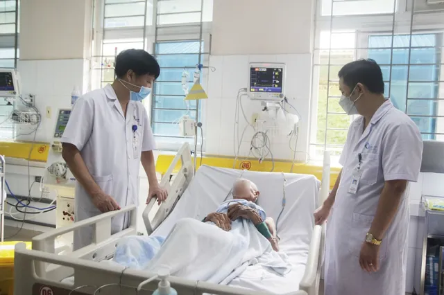 Cứu sống bệnh nhân bị xuất huyết tiêu hóa nguy kịch do ung thư dạ dày - Ảnh 1. Cứu sống bệnh nhân bị xuất huyết tiêu hóa nguy kịch do ung thư dạ dày - Ảnh 1.