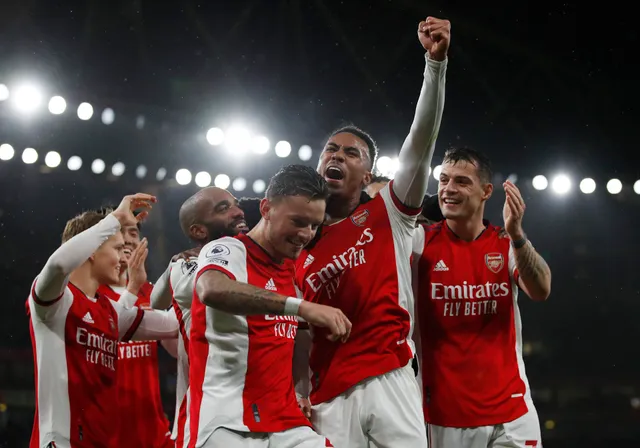 Kết quả vòng 16 Ngoại hạng Anh: Man Utd, Arsenal, Chelsea đồng loạt giành thắng lợi - Ảnh 1. Kết quả vòng 16 Ngoại hạng Anh: Man Utd, Arsenal, Chelsea đồng loạt giành thắng lợi - Ảnh 1.