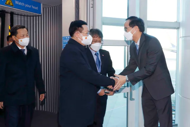 Chủ tịch Quốc hội Vương Đình Huệ đến Seoul, bắt đầu thăm chính thức Hàn Quốc - Ảnh 1. Chủ tịch Quốc hội Vương Đình Huệ đến Seoul, bắt đầu thăm chính thức Hàn Quốc - Ảnh 1.