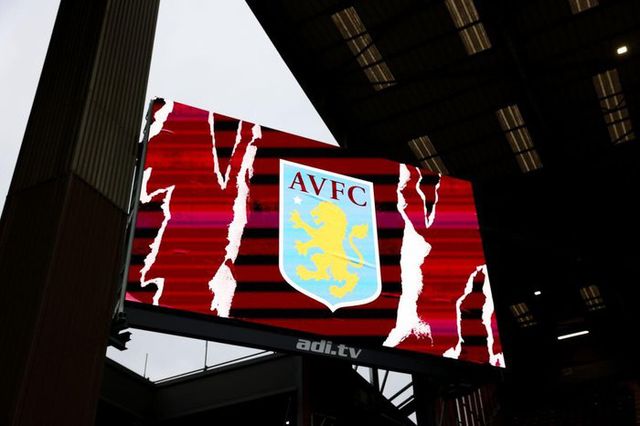 Trận đấu giữa Aston Villa và Burnley bị hoãn vì COVID-19 - Ảnh 1.