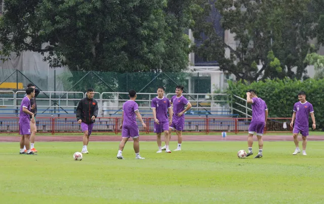 ĐT Việt Nam tập nhẹ tại Singapore - Ảnh 9. ĐT Việt Nam tập nhẹ tại Singapore - Ảnh 9.