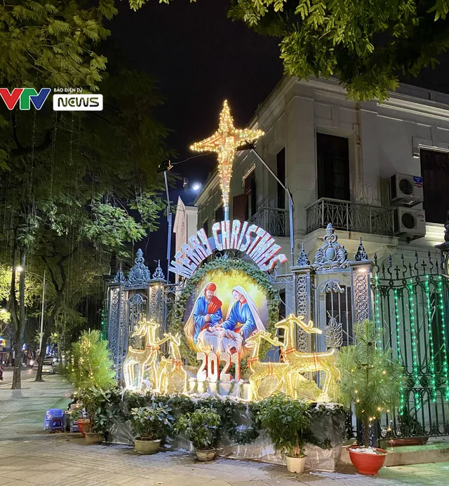 Các Nhà thờ tại Hà Nội trang hoàng đón Giáng sinh - Ảnh 7. Các Nhà thờ tại Hà Nội trang hoàng đón Giáng sinh - Ảnh 7.