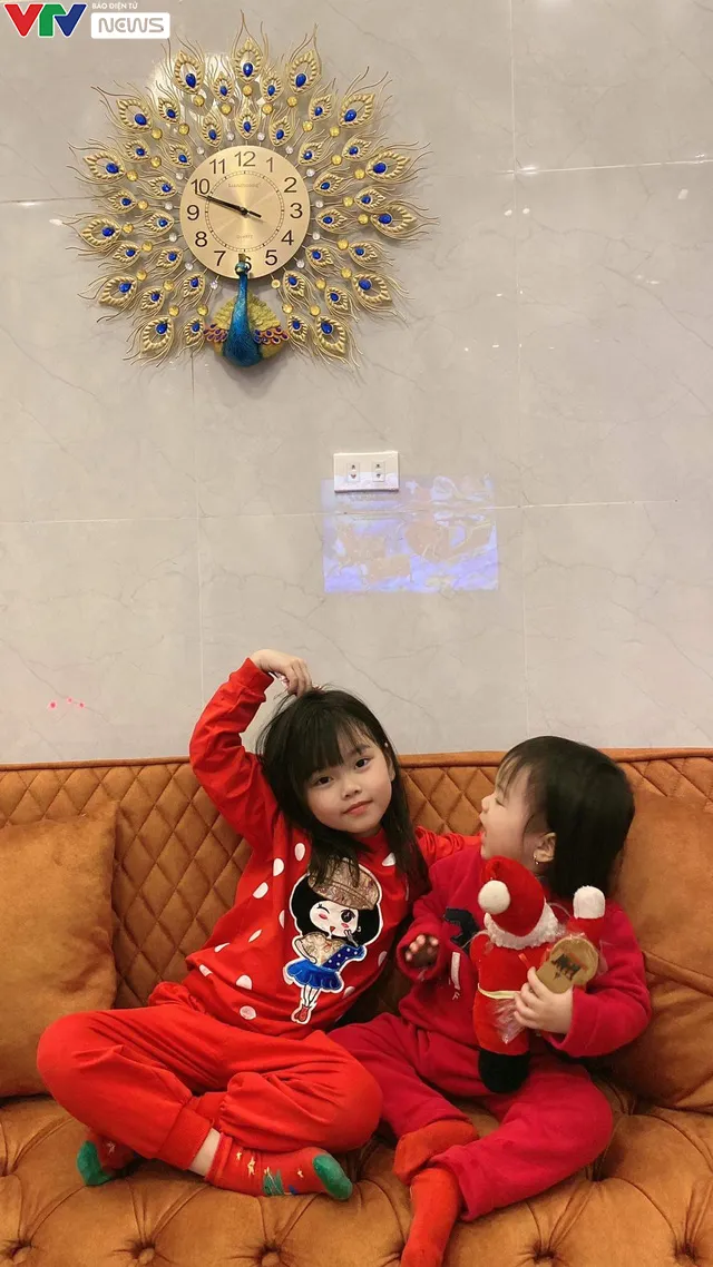 Người ở nhà đón Giáng sinh, người đổ ra đường - Ảnh 10. Người ở nhà đón Giáng sinh, người đổ ra đường - Ảnh 10.