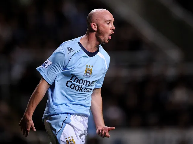 Manchester City ra mắt bộ phim về cựu tiền vệ Stephen Ireland - Ảnh 1.