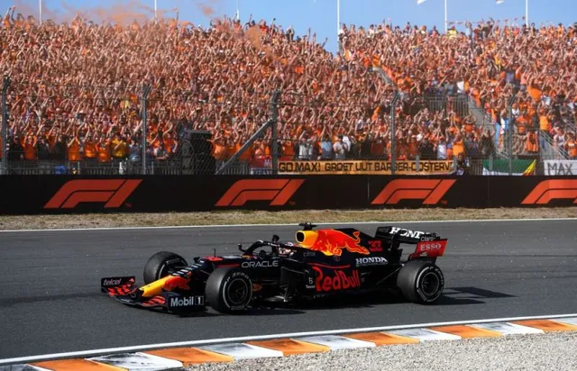 Max Verstappen được vinh danh tại quê nhà - Ảnh 1.