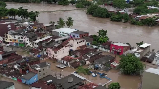 Gia tăng số người tử vong trong trận lũ lụt nghiêm trọng ở bang Bahia, Đông Bắc Brazil - Ảnh 1.