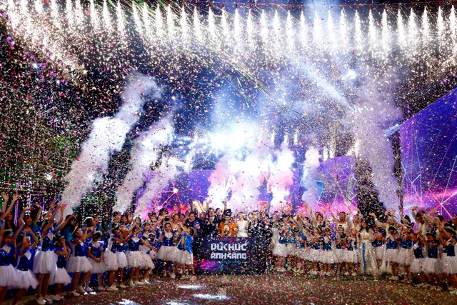 Loạt hình ảnh ấn tượng trong Vũ khúc ánh sáng - Countdown 2022 - Ảnh 23. Loạt hình ảnh ấn tượng trong Vũ khúc ánh sáng - Countdown 2022 - Ảnh 23.