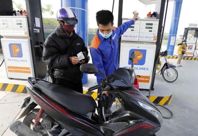 Kinh tế Việt Nam 2021: Vượt bão COVID-19, cơn say chứng khoán, phát sốt vì đất - Ảnh 4. Kinh tế Việt Nam 2021: Vượt bão COVID-19, cơn say chứng khoán, phát sốt vì đất - Ảnh 4.