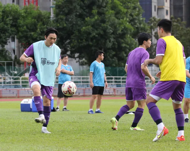 AFF Cup 2020 | Bộ đôi trụ cột trở lại tập luyện cùng ĐT Việt Nam - Ảnh 1.