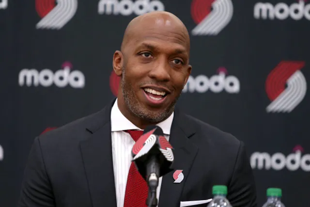 Portland Trail Blazers sa thải Chủ tịch chuyên môn Neil Oshley - Ảnh 1.