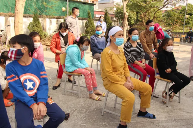 TP Hải Dương lấy mẫu xét nghiệm toàn bộ khu dân cư nơi ca mắc COVID-19 đầu tiên - Ảnh 2.