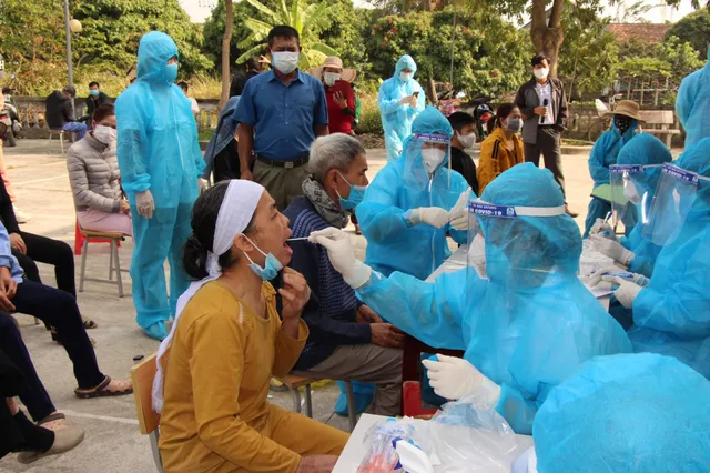 TP Hải Dương lấy mẫu xét nghiệm toàn bộ khu dân cư nơi ca mắc COVID-19 đầu tiên - Ảnh 5.