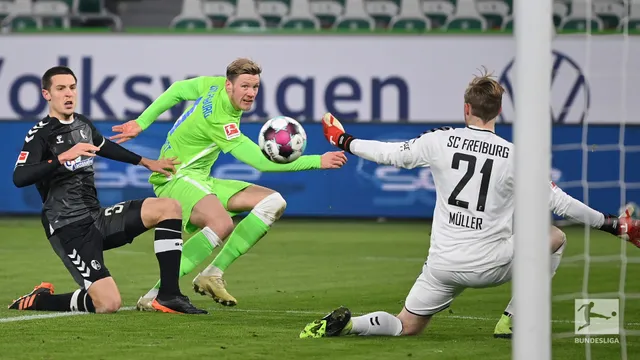 Wolfsburg 3-0 Freiburg: Đánh chiếm vị trí thứ 3 - Ảnh 1.