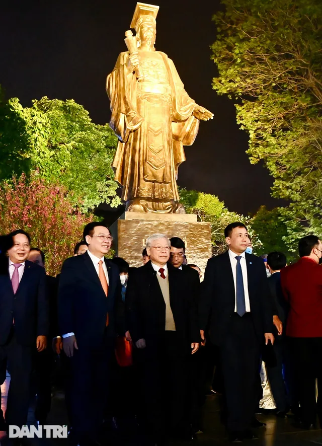 Tổng Bí thư, Chủ tịch nước Nguyễn Phú Trọng đến thăm và chúc Tết Đảng bộ, chính quyền và nhân dân thành phố Hà Nội - Ảnh 6.