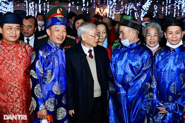Tổng Bí thư, Chủ tịch nước Nguyễn Phú Trọng đến thăm và chúc Tết Đảng bộ, chính quyền và nhân dân thành phố Hà Nội - Ảnh 7.