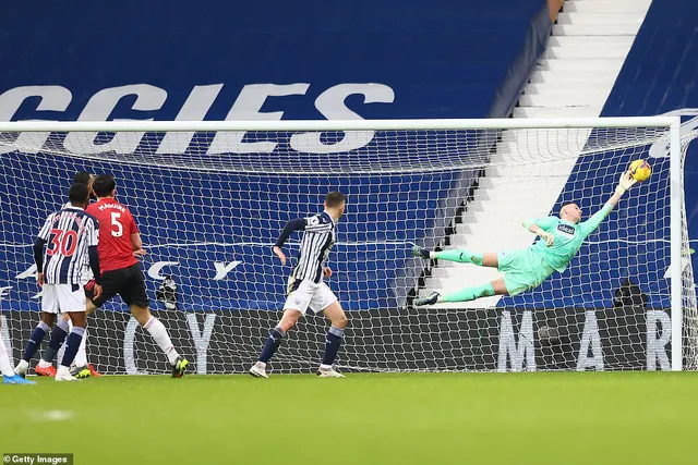 West Brom 1-1 Manchester United: Quỷ Đỏ giành lại ngôi nhì bảng - Ảnh 3.