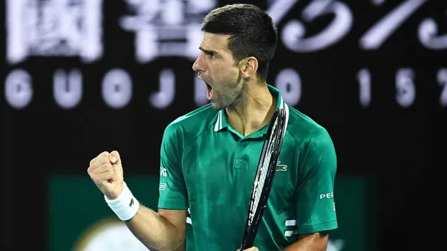 Novak Djokovic ngược dòng kịch tính trước Alexander Zverev - Ảnh 2.